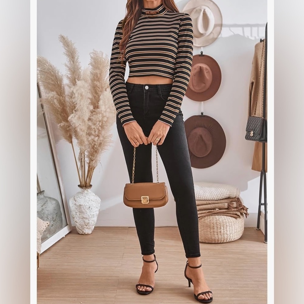 Taylor swift inspired Striped Black and Tan Long Sleeve Crop Top “Honey” size L - Picture 3 of 6
